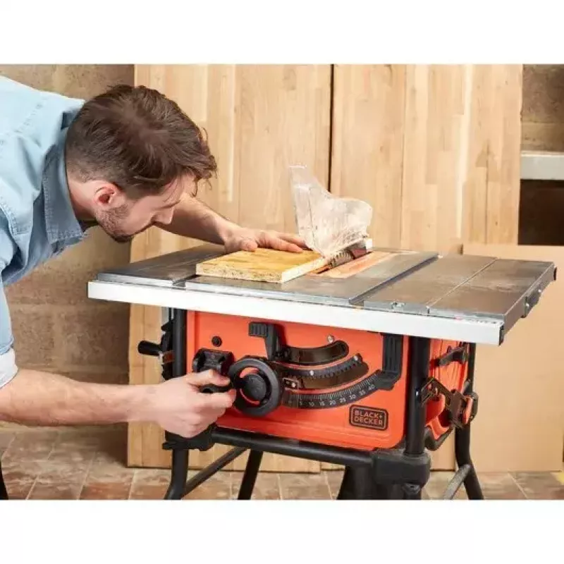 Staldis pjūklas Black & Decker BES720-QS — 1800 W, 25,4 cm diskas, 8,5 cm pjovimo gylis, ant kojų, su staliniu pratęsimu
