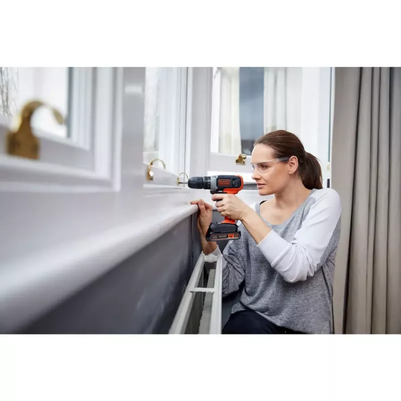 Belaidis gręžtuvas/suktuvas Black & Decker BCD001C1, 18 V, Li‑jon 1,5 Ah, oranžinis/juodas