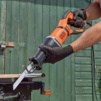 Pjūklas stūmoklinis Black & Decker BES301