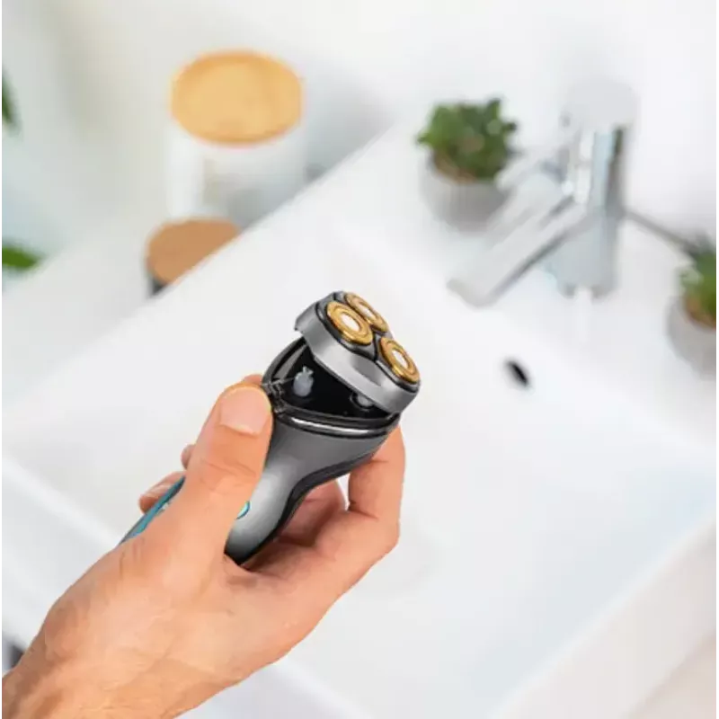 Cecotec 04199 Vyriškas rotacinis skustuvas su titano danga ir 3D galvute