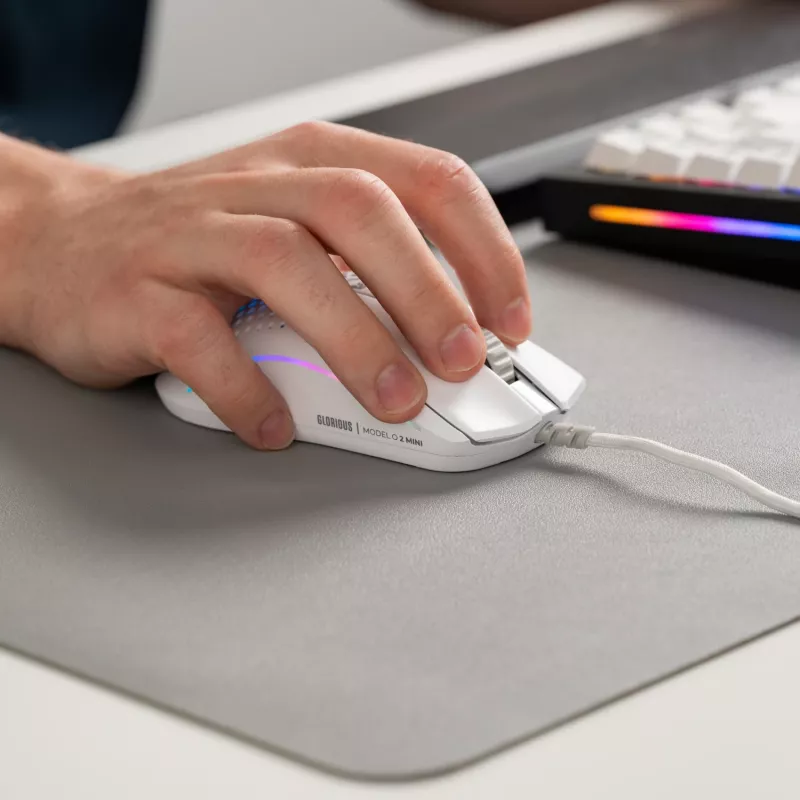 Glorious Gaming pelė Model O 2 Mini - matinė balta, dešinei rankai, optinė, USB Type-A, 26000 DPI, balta