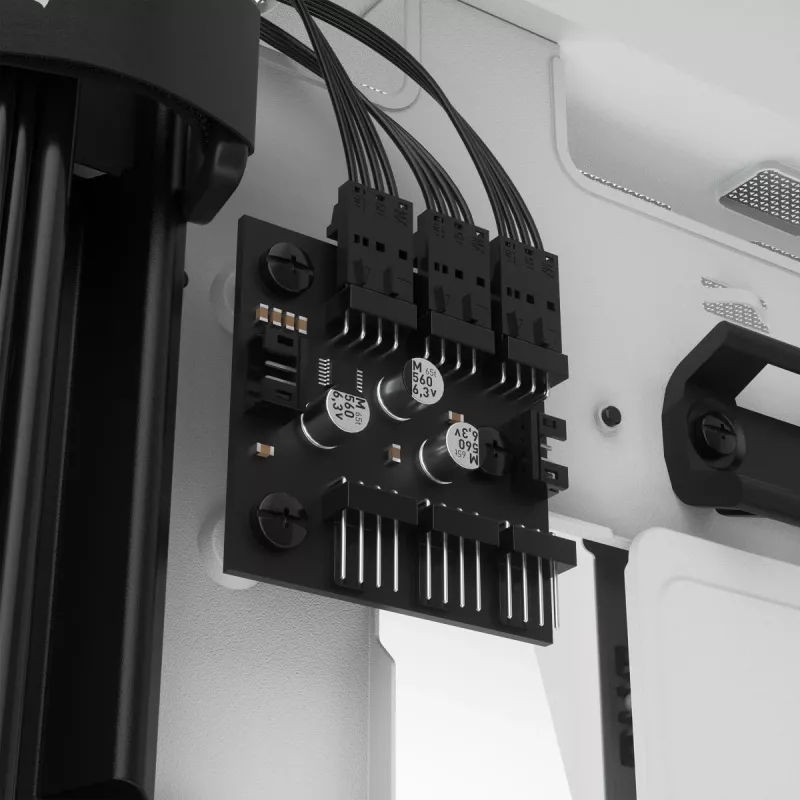 CORSAIR iCUE 5000X RGB – Baltas vidutinis bokštinis kompiuterio korpusas su grūdintu stiklu