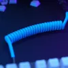 Suvyniotas USB laidas GLORIOUS GMMK Electric Blue – nuimamas klaviatūros laidas su stačiakampėmis jungtimis