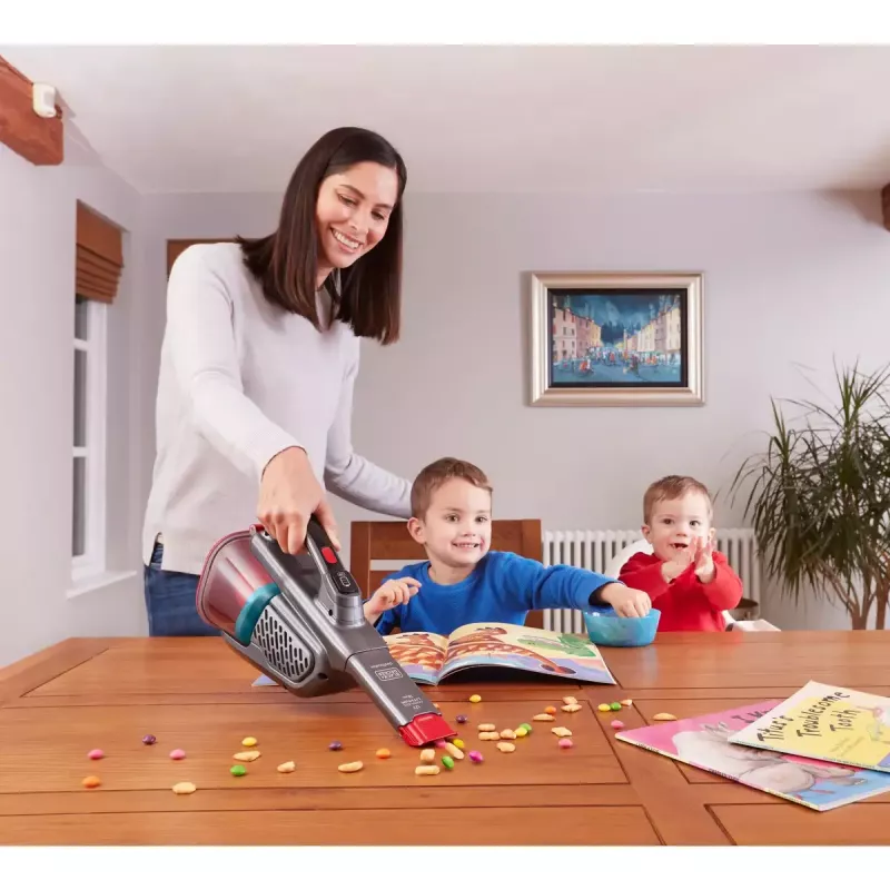 Nešiojamas dulkių siurblys Black & Decker BHHV315J – 12V belaidis, 20 AW siurbimo galia, 0,7 L be maišelio, 16 min veikimo