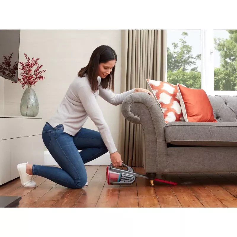 Nešiojamas dulkių siurblys Black & Decker BHHV315J – 12V belaidis, 20 AW siurbimo galia, 0,7 L be maišelio, 16 min veikimo