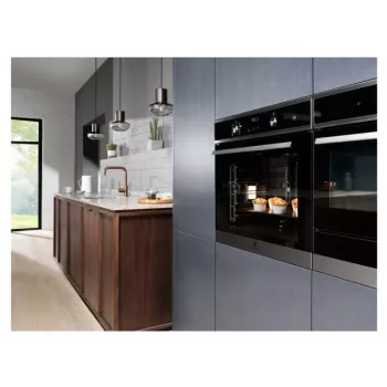 Įmontuojama elektrinė orkaitė Electrolux EOD4P57H – 72 L, pirolizinis valymas, garai ir konvekcija, grilis 2300 W, juoda