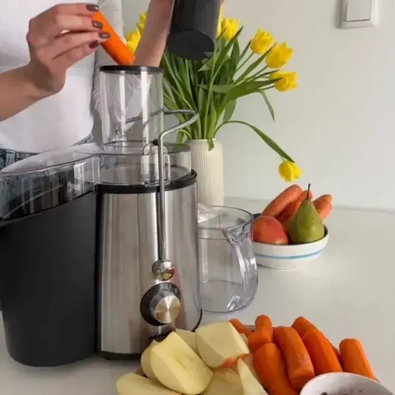 Centrifuginė sulčiaspaudė MPM MSO-18-M, 1000 W, 1 L talpa, 2 greičiai, nerūdijantis plienas, juoda/sidabrinė