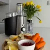 Centrifuginė sulčiaspaudė MPM MSO-18-M, 1000 W, 1 L talpa, 2 greičiai, nerūdijantis plienas, juoda/sidabrinė