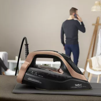 Tefal Ultimate Power Pro FV9E50 sausas ir garinis lygintuvas Durilium AirGlide Autoclean padas 3200 W juodas, varinis