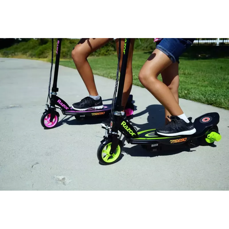 Elektrinis paspirtukas Razor Power Core E90 – 12 V švino akumuliatorius, 16 km/h, plieninis rėmas, kieti ratai, apkrova 54 kg