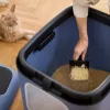 rotho Biala XL didelis plastikinis katės kraiko dėžė mėlyna su anglies filtru ir pakabinimo anga 576×499×614 mm 2,5 kg