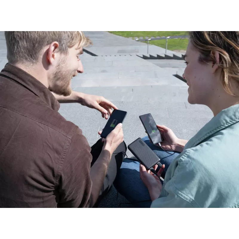 Trust Primo 5000 mAh juoda – itin plona nešiojama baterija
