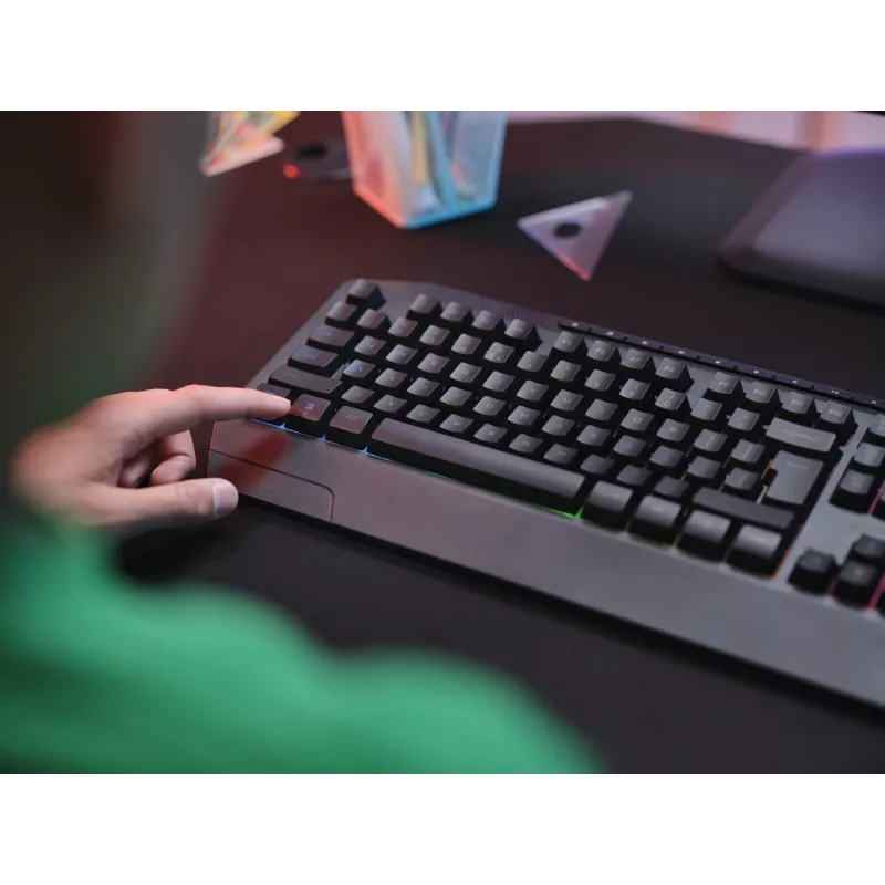Žaidimų klaviatūra TRUST GXT 836 Evocx USB QWERTY JAV anglų, RGB foninis apšvietimas, riešo atrama, 114 klavišų, 110% išdėstymas