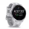 Išmanusis laikrodis GARMIN Forerunner 965 — 47 mm titano korpusas, 1,4 colio AMOLED, 32 GB, 23 dienų baterija, GPS/GLONASS/Galileo, balta silikoninė juosta