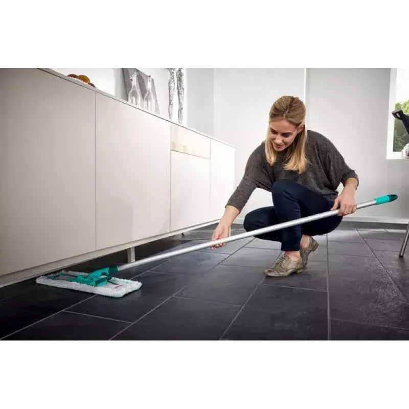 Leifheit 55045 Wet Microfiber – plokščias šlapias šluotražis su mikropluošto antgaliu grindų valymui