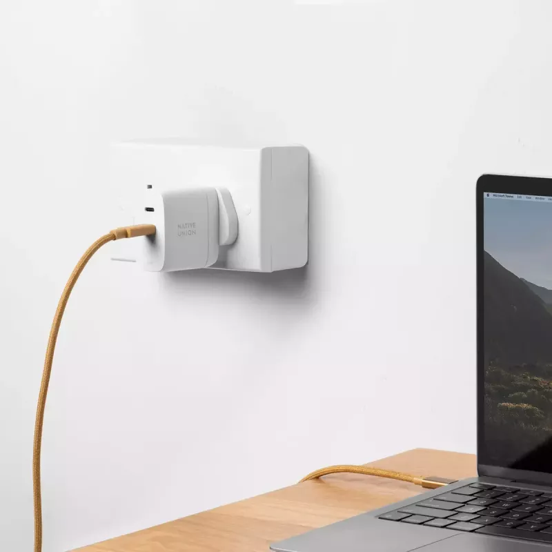 Mobiliojo įrenginio įkroviklis Native Union FAST-PD67-WHT-INT 2 USB Type-C greitasis įkrovimas
