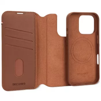 Decoded odinis atsegamas piniginės dėklas iPhone 16 Pro – ruda, natūrali oda, mikropluoštas, 6,3 colio ekranas, 3 kortelių kišenės