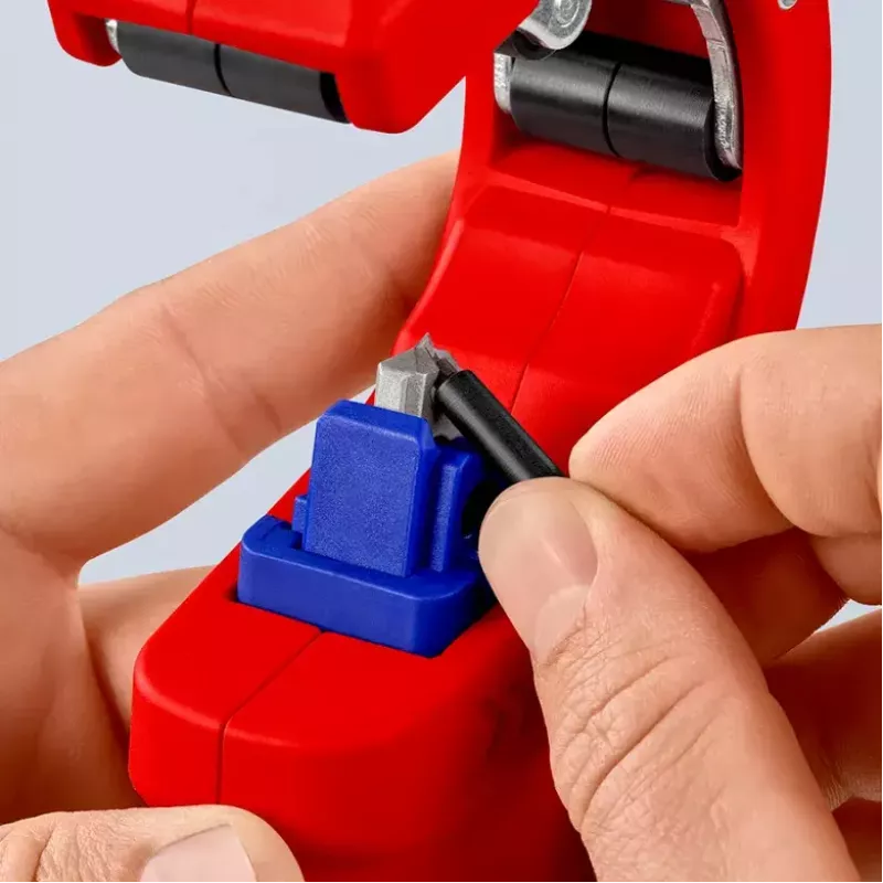 Vamzdžių pjaustytuvas Knipex 90 23 01 BK plieninis peilis, plastikinė rankena, 165 mm