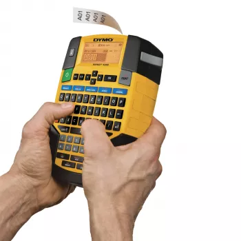 DYMO Rhino 4200 pramoninis etikečių spausdintuvas su dėklu | QWERTZ klaviatūra ir sparčiaisiais klavišais