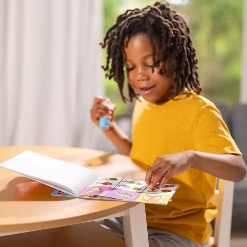 Melissa & Doug Sticker WOW! 24 puslapių užduočių bloknotas su lipdukų štampeliu, 300 lipdukų, meno ir rankdarbių fidget žaislas, kolekcionuojamas personažas – Tigras – FSC sertifikuotas