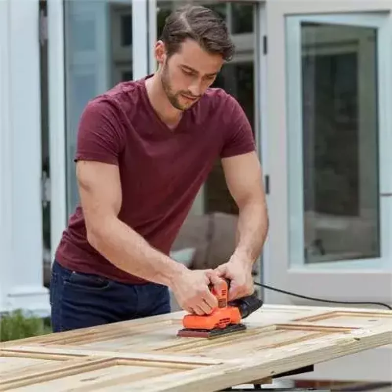 Orbitinis šlifuoklis Black & Decker BEW220