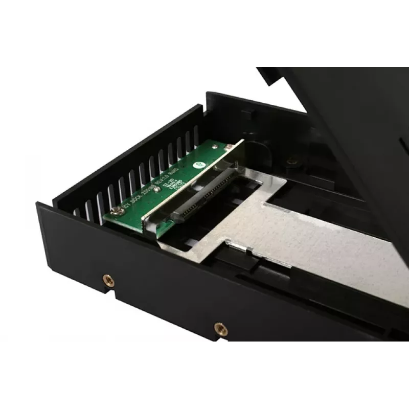 ICYDOCK EZConvert lengvas 2,5 colio į 3,5 colio SATA SSD/HDD keitiklis ir montavimo rinkinys – 1 versija