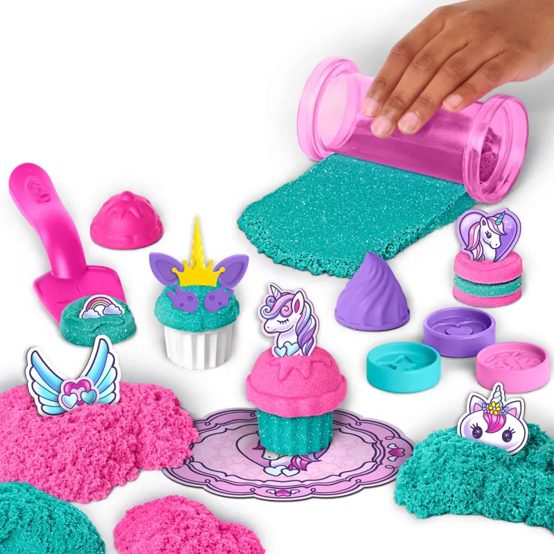 Kinetic Sand Shimmer, Unicorn Bake Shoppe rinkinys, 16oz (blizganti mėlyna ir neoninė rožinė), 8 vienaragio formų, sensorinis žaislas vaikams nuo 3 metų