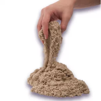 Kinetic Sand 2 lb rudos spalvos žaidimų smėlis, lipnus sensorinis smėlis vaikams, daugkartinio naudojimo maišelis (pakuotė gali skirtis), nuo 3 metų
