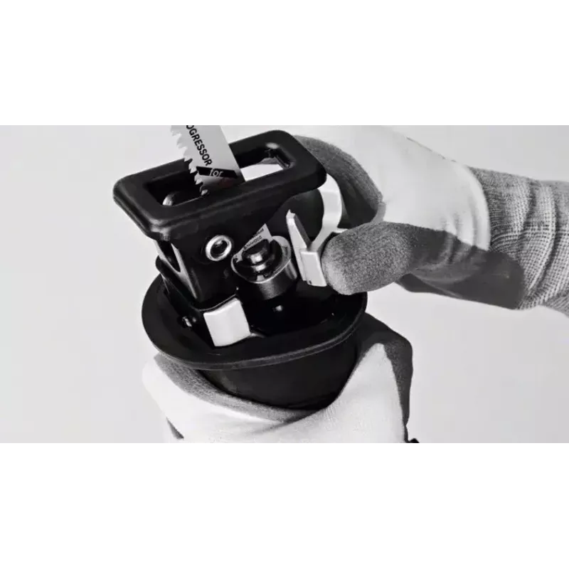 Bosch GSA 18V-32 belaidis pjūklas su šepečiu varikliu, 2500 sm/min, juoda, mėlyna, raudona