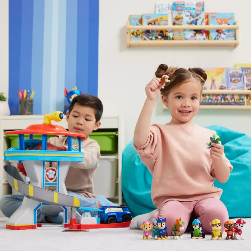 PAW Patrol 10-mečio jubiliejinis dovanų rinkinys „Visos letenos ant denio“ su 10 kolekcinių figūrėlių, žaislai vaikams nuo 3 metų