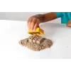 Kinetic Sand Dig N' Demolish rinkinys su 1 kg žaidimo smėlio ir žaisliniu sunkvežimiu, sensorinis žaislas vaikams nuo 5 metų