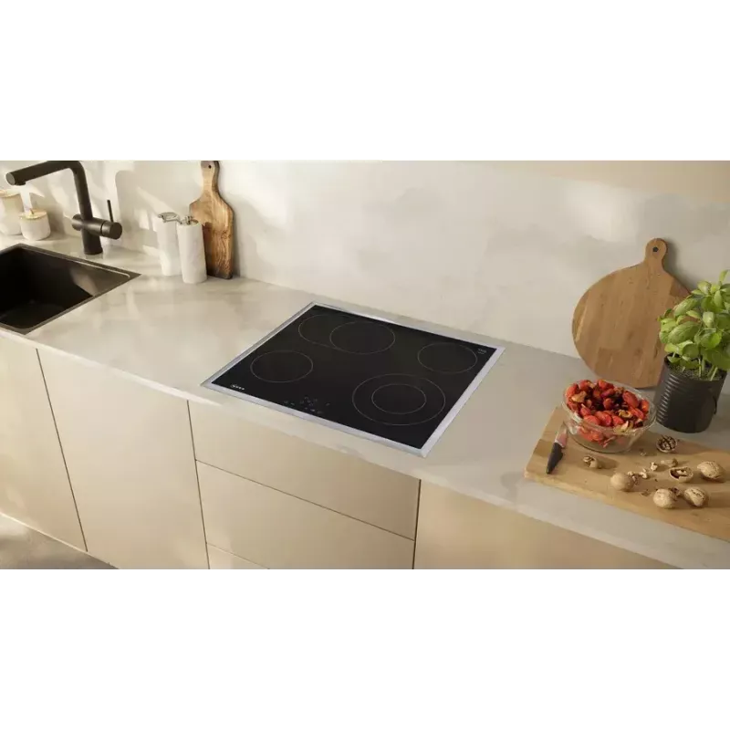 NEFF BX16B virimo komplektas – 4 zonų indukcinė kaitlentė + elektrinė orkaitė (71 l), stiklo keramika, juoda