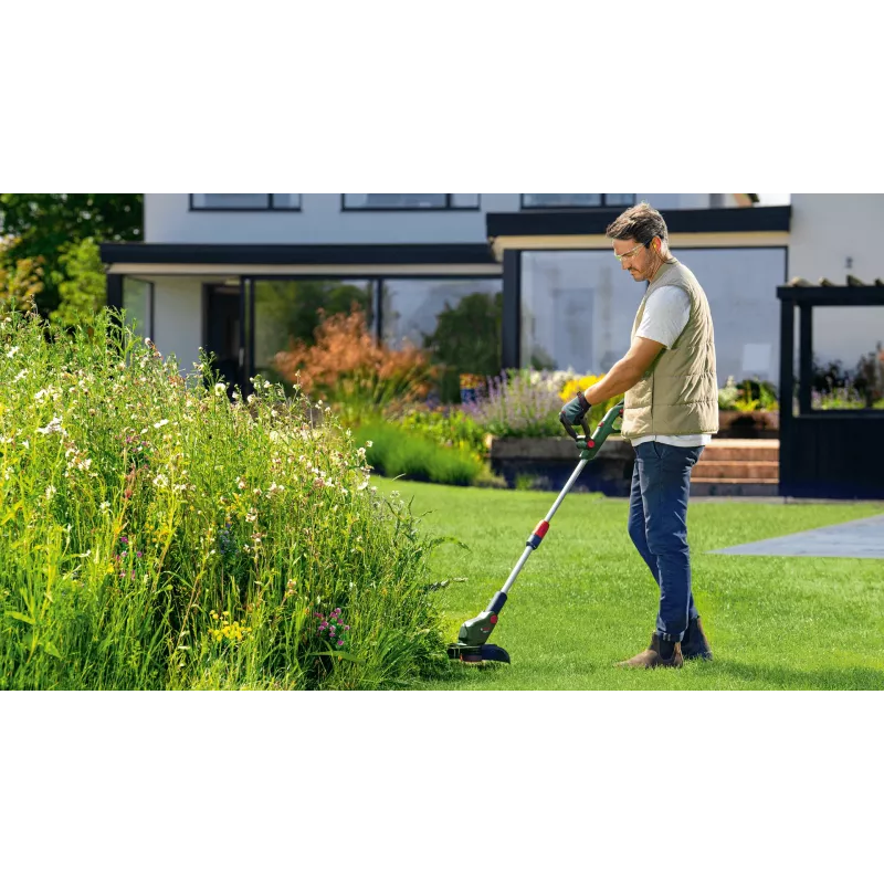 Bosch UniversalGrassCut 18V-26-500 26 cm akumuliatorinis žoliapjovė, juoda, žalia