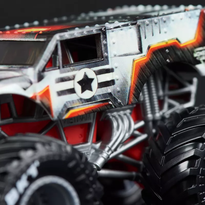 Monster Jam oficialūs „Marvel“ Geležinis žmogus prieš Karo mašiną liejami monstrų sunkvežimiai, 1:64 skalė, žaislai vaikams nuo 3 metų