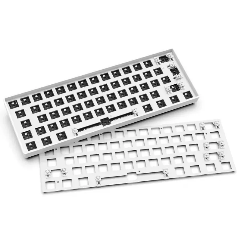 Kompaktiška 60% laida klaviatūra Sharkoon SKILLER SGK50 S4 — QWERTY vokiškas išdėstymas, RGB apšvietimas, USB, 1,5 m laidas, balta