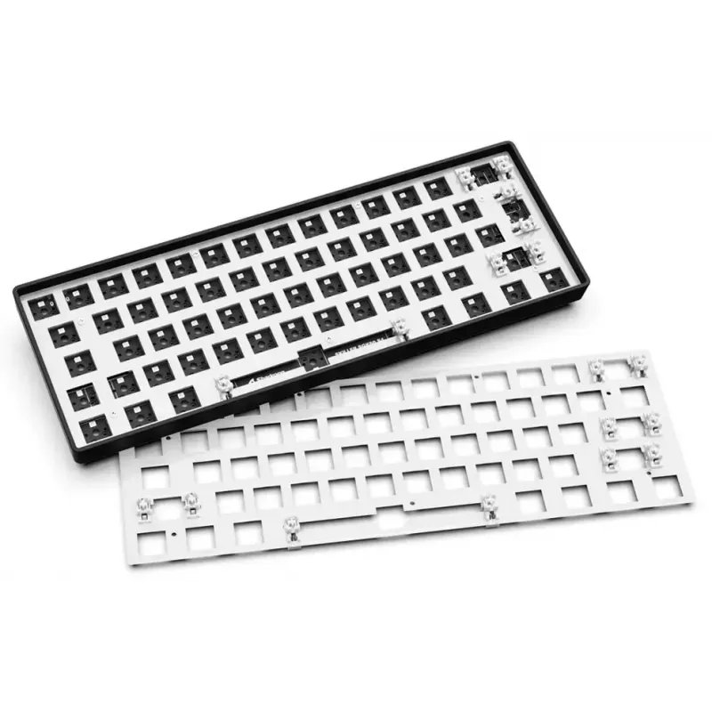 Mechaninė kompaktiška 60% klaviatūra Sharkoon SKILLER SGK50 S4 – laidinė USB, QWERTY vokiškas išdėstymas, RGB apšvietimas, 1,5 m laidas, juoda
