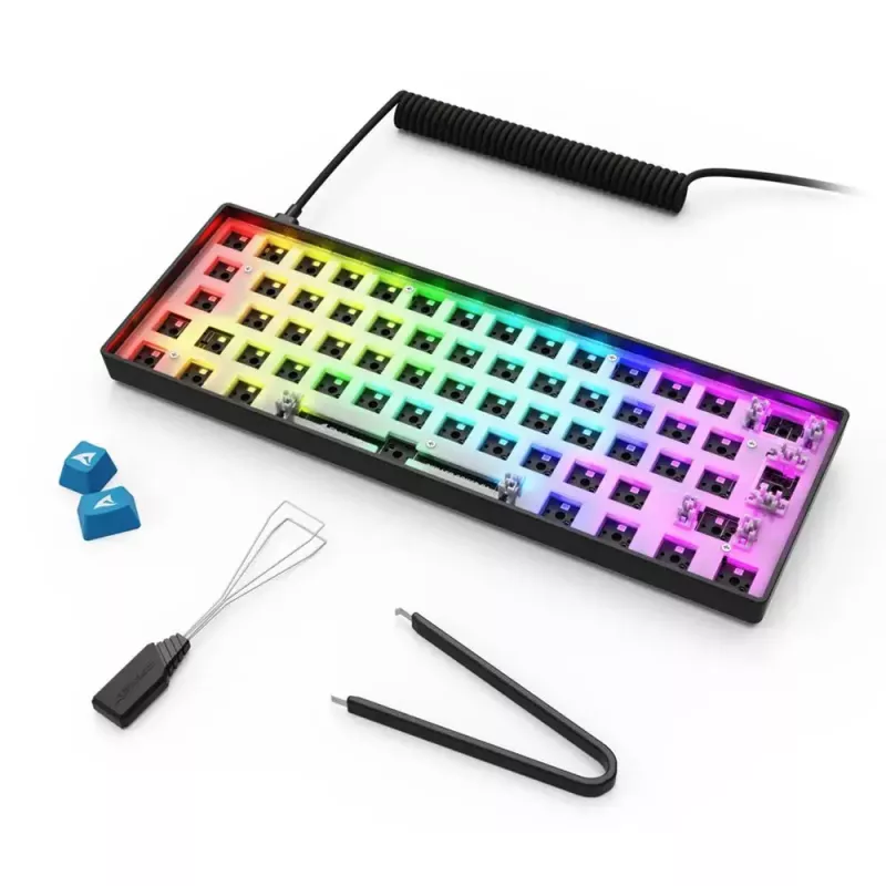 Mechaninė kompaktiška 60% klaviatūra Sharkoon SKILLER SGK50 S4 – laidinė USB, QWERTY vokiškas išdėstymas, RGB apšvietimas, 1,5 m laidas, juoda