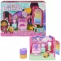 Gabby's Dollhouse „Saldžių sapnų miegamasis“ su Pillow Cat figūrėle, 3 aksesuarais, 3 baldais ir 2 siuntomis, žaislas vaikams nuo 3 metų
