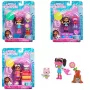 Gabby's Dollhouse meno studijos rinkinys su 2 figūrėlėmis, 2 aksesuarais, pristatymo dėžute ir baldais, žaislai vaikams nuo 3 metų