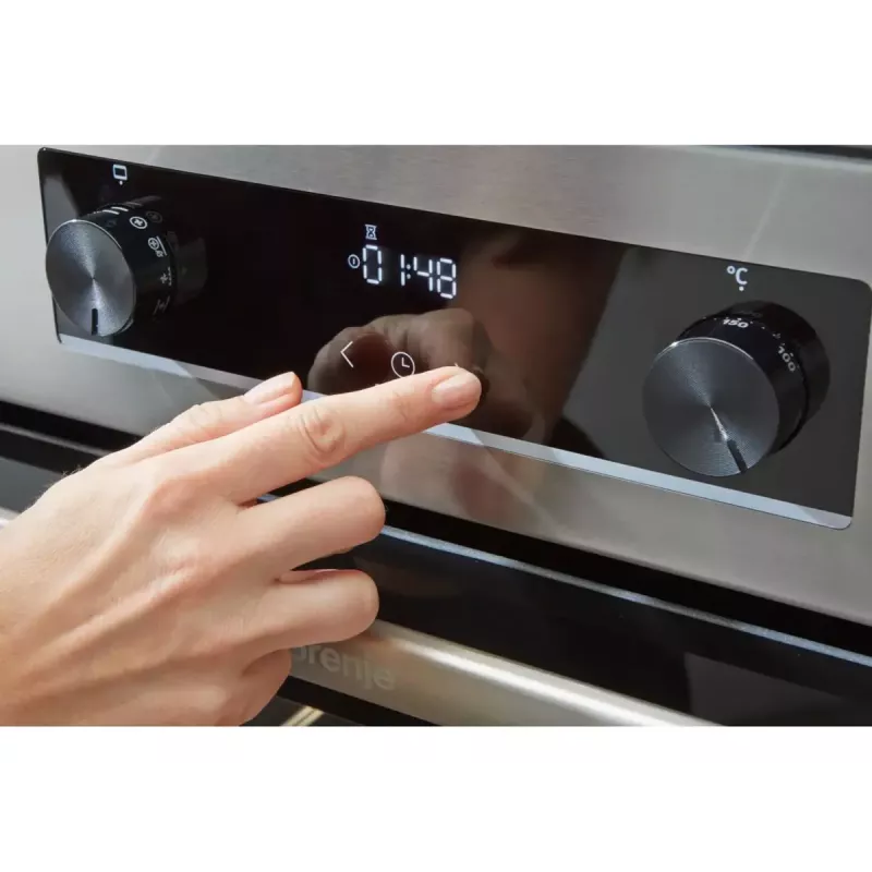 Laisvai pastatoma viryklė Gorenje GEC6C40WD su keramine kaitlente ir elektrine orkaite, juoda/balta