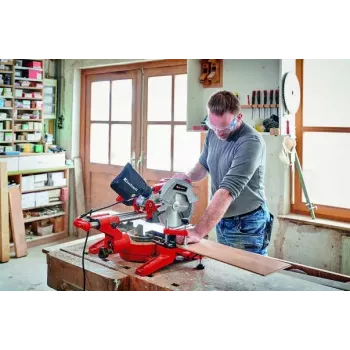 Einhell TC-SM 254 kampinis pjūklas