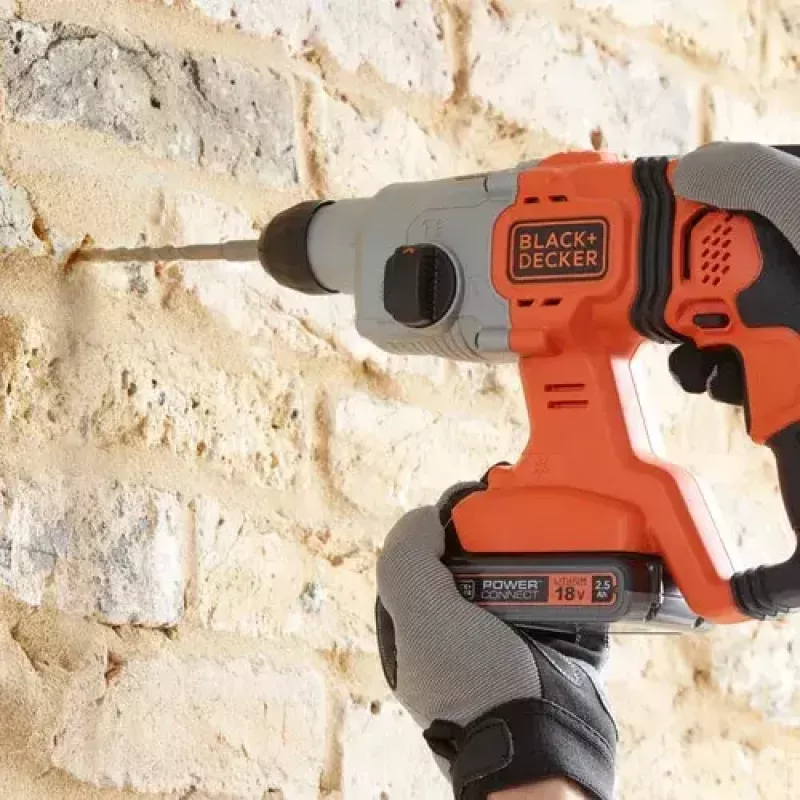 Grąžtinis plaktukas Black & Decker BCD900E2K-QW 1880 aps/min SDS Plus, 2,5 Ah baterija