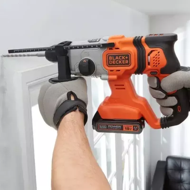 Grąžtinis plaktukas Black & Decker BCD900E2K-QW 1880 aps/min SDS Plus, 2,5 Ah baterija