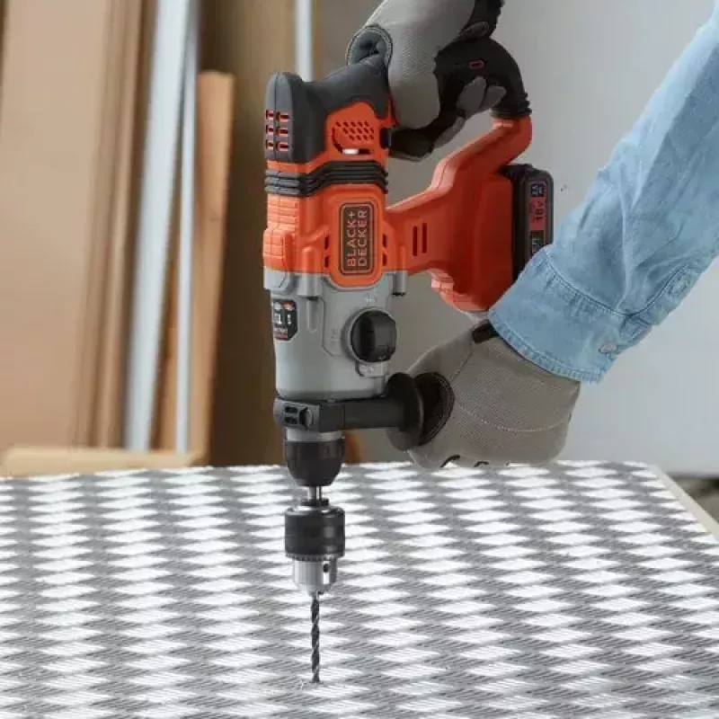 Grąžtinis plaktukas Black & Decker BCD900E2K-QW 1880 aps/min SDS Plus, 2,5 Ah baterija