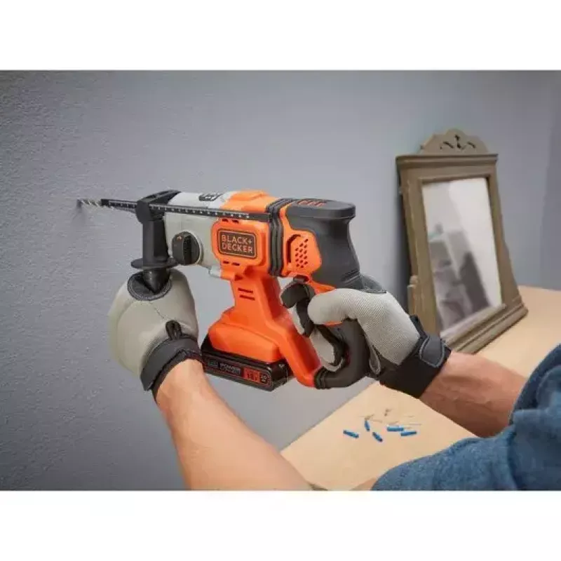 Gręžtuvas Black & Decker BCD900B-XJ