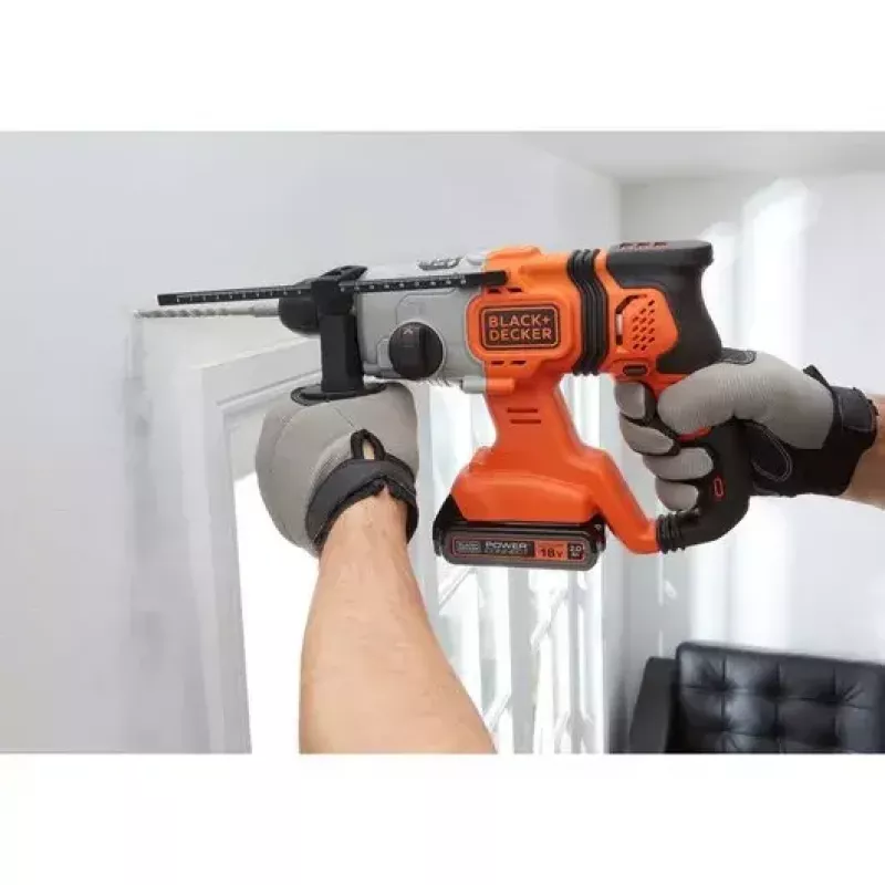 Gręžtuvas Black & Decker BCD900B-XJ