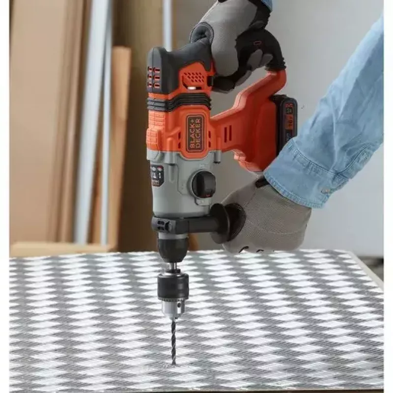 Gręžtuvas Black & Decker BCD900B-XJ