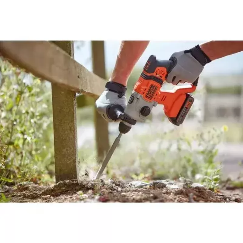 Gręžtuvas Black & Decker BCD900B-XJ