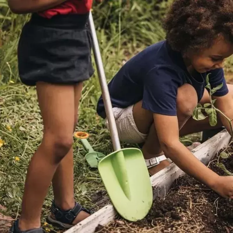 Vaikiškas kastuvėlis Fiskars MyFirst aliuminis-plastikas, žalias