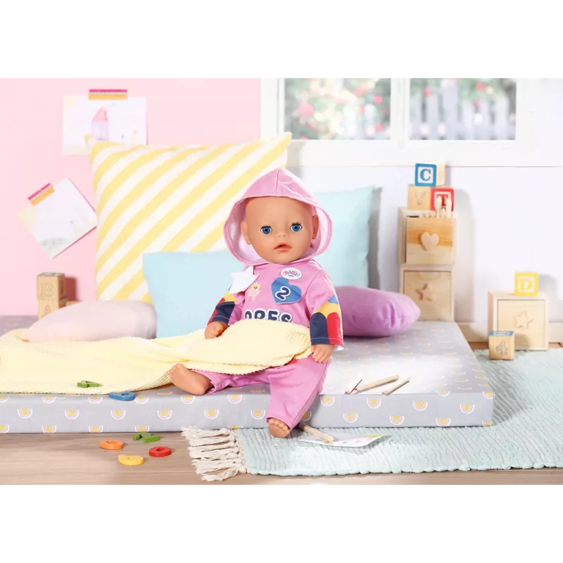 BABY born Kindergarten Romper+Badges – kombinezonas lėlei su ženkliukais, 2 metai, 55 g